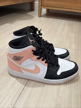 Air Jordan 1 Mid 'Crimson Tint'